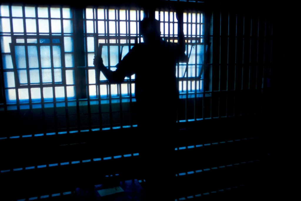 Menos Liberdade