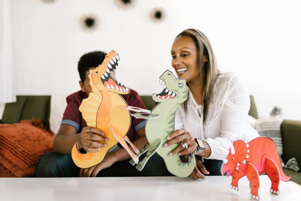 O que o amor por dinossauros na infância pode revelar sobre o futuro de uma criança