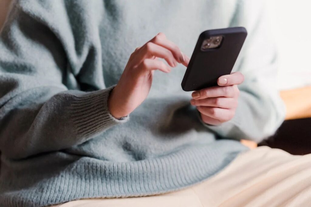O erro que quase todo mundo comete quando sair de casa com o celular