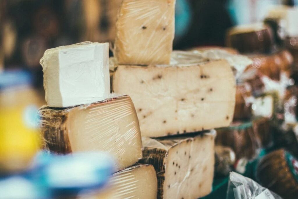 Um truque pouco conhecido pode conservar o queijo fresco por muito mais tempo
