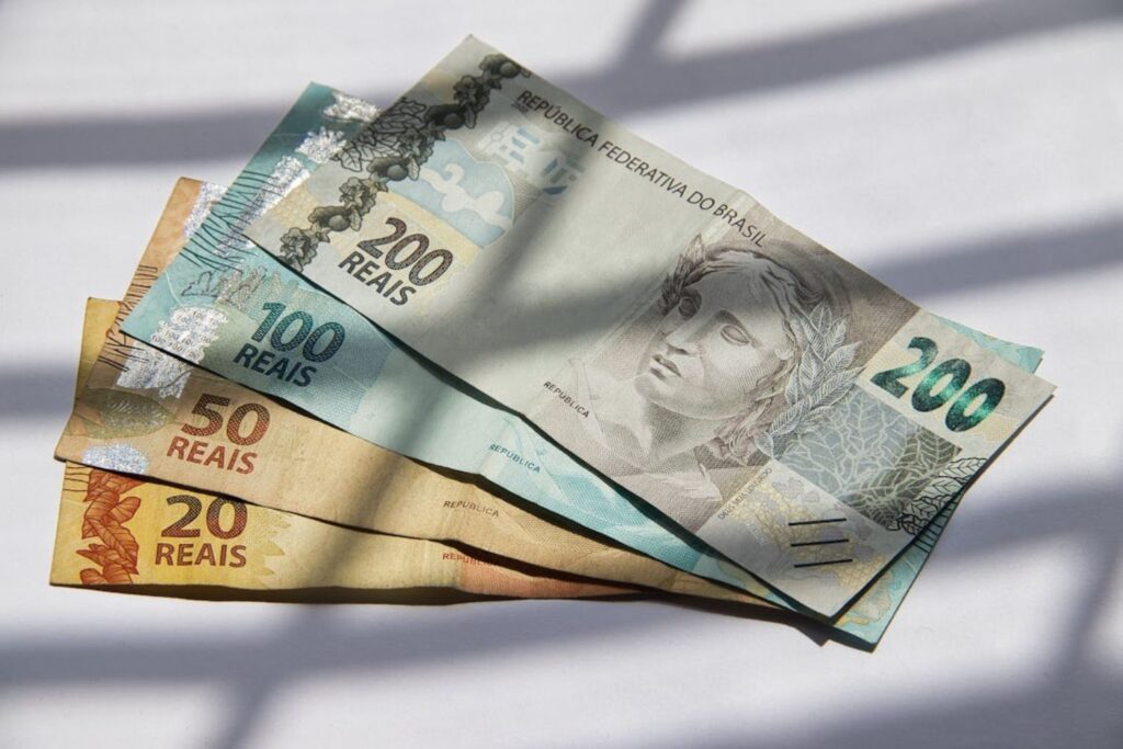 Novo salário mínimo é anunciado e reação surpreende: veja o que muda para trabalhadores