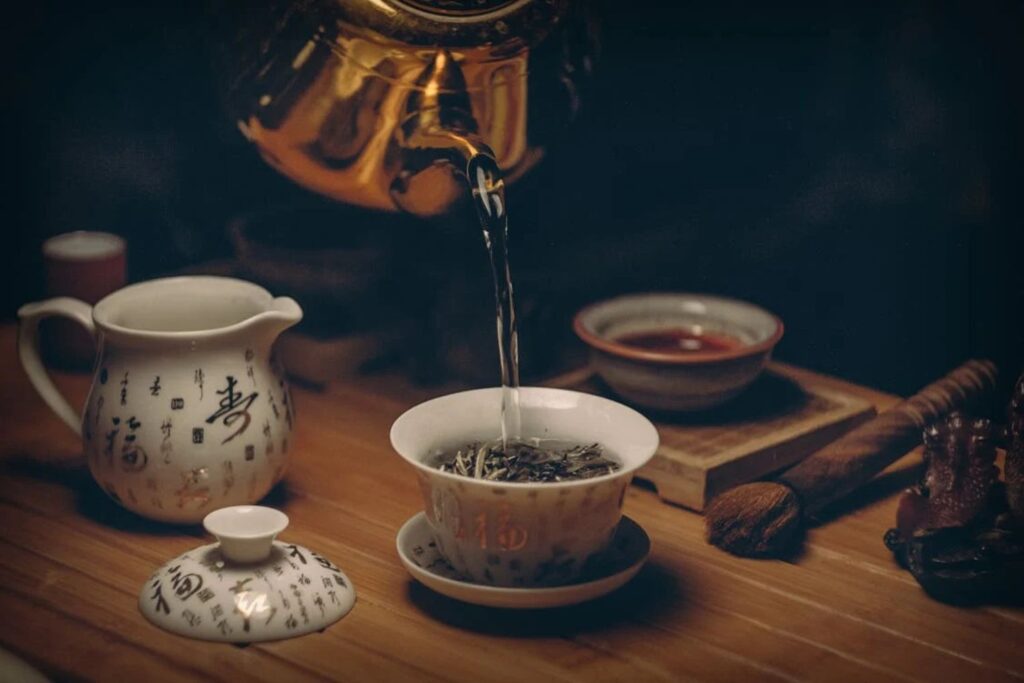 Começar o dia com café ou chá? A resposta pode surpreender você