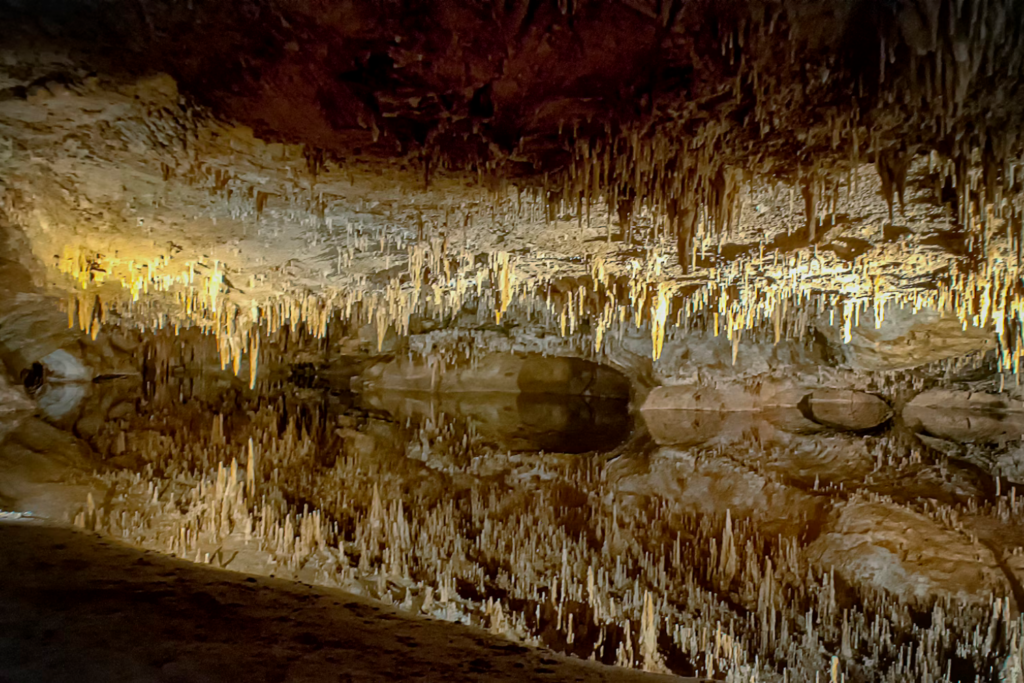 Caverna