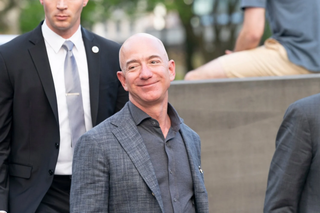 Impacto Político De Bezos E Trump