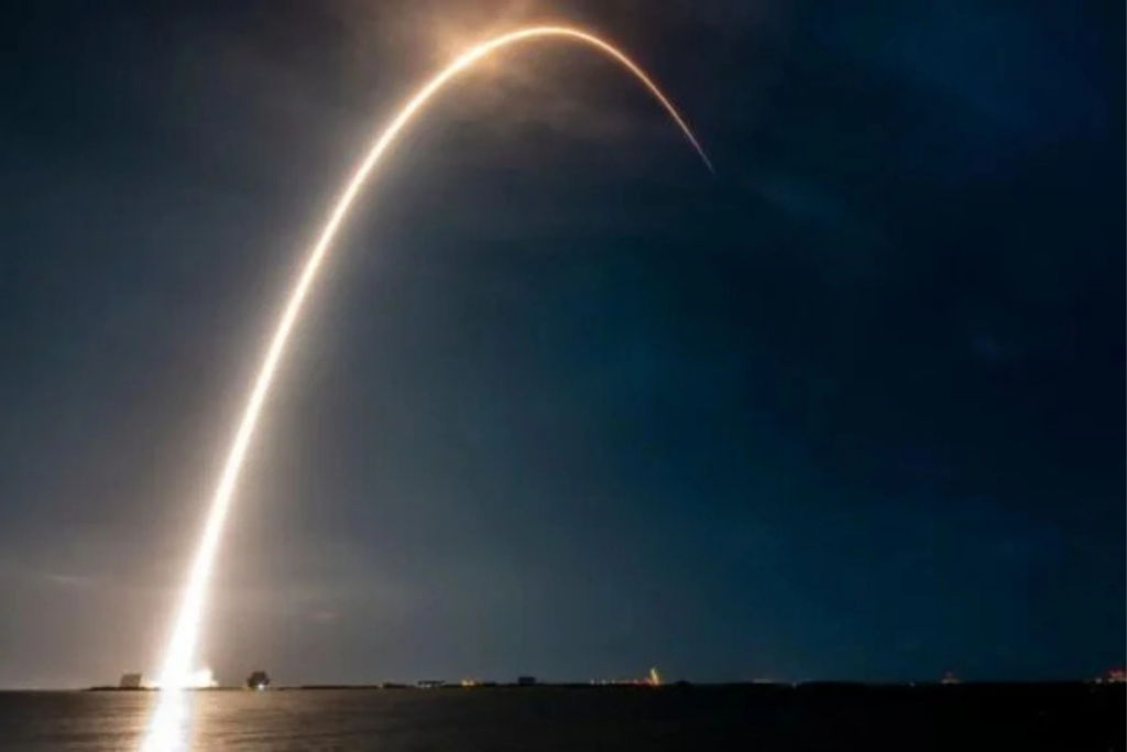 Plano Da Spacex De Lançar 120 Foguetes