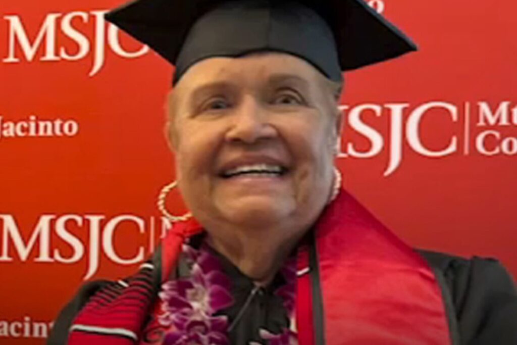 O que levou essa mulher de 90 anos a voltar aos estudos e emocionar uma faculdade inteira
