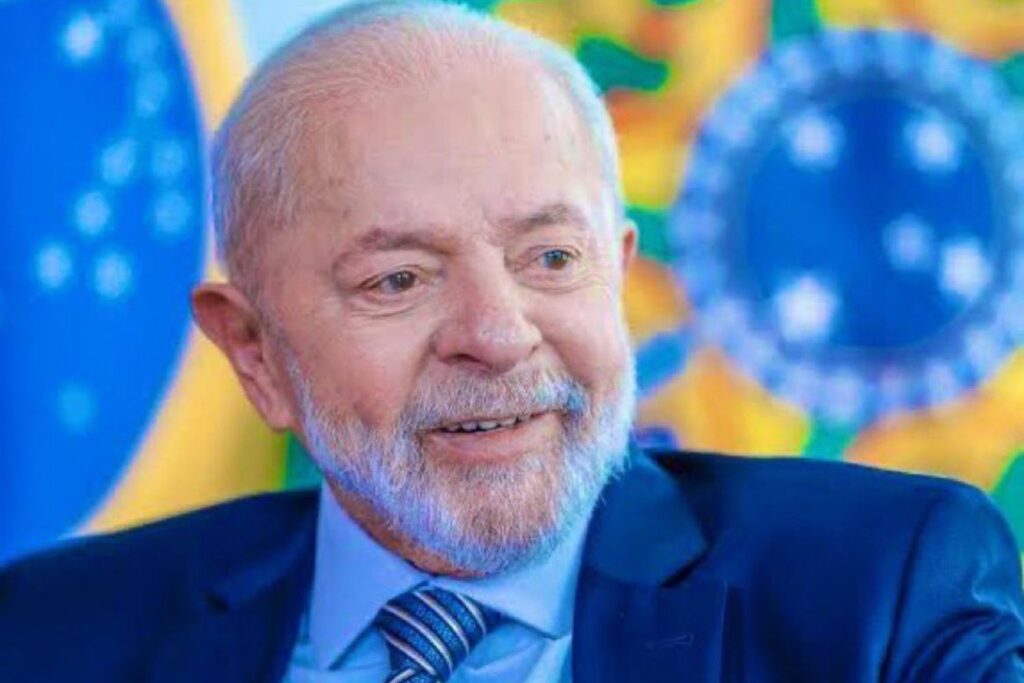 Governo divulga nova bolsa de até R$ 5.200 para estudantes de três áreas específicas