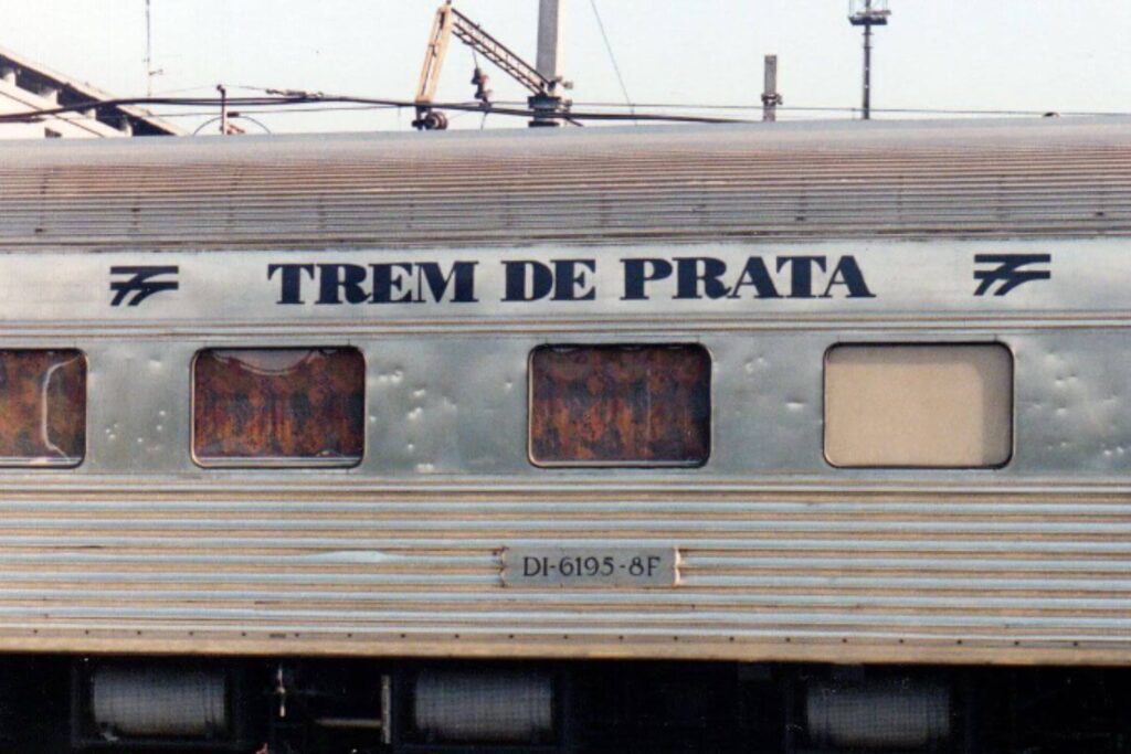 O luxuoso trem que uniu São Paulo e Rio e desapareceu entre brindes, glamour e trilhos abandonados
