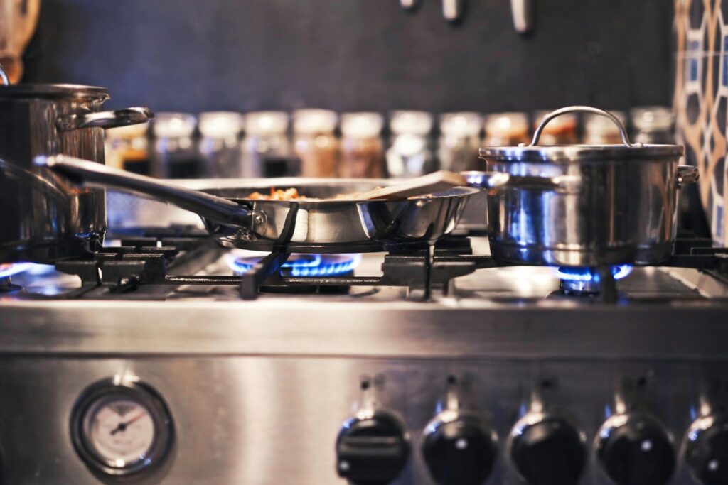 O novo queridinho das cozinhas brasileiras que ameaça aposentar de vez o fogão tradicional