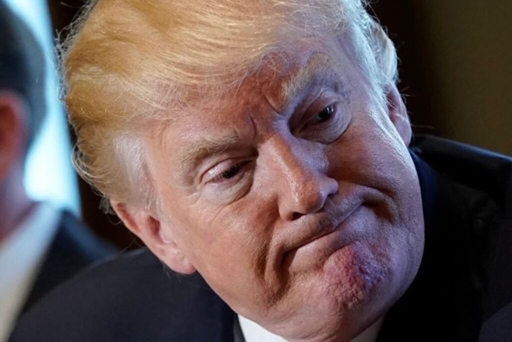 Nova estratégia de Trump para barrar estrangeiros revela planos mais difíceis de contestar