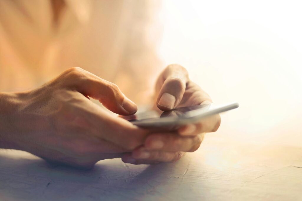 Celulares que mais decepcionaram em 2025 e os sinais de que você deve evitá-los
