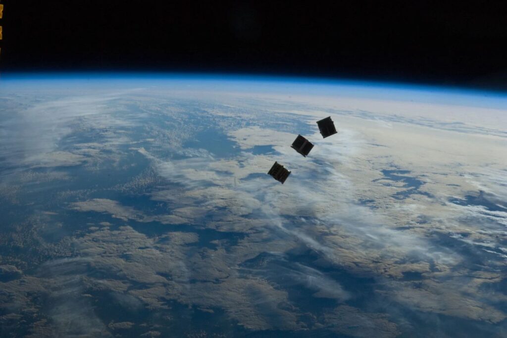 O futuro da Estação Espacial Internacional e os riscos invisíveis que ameaçam o planeta