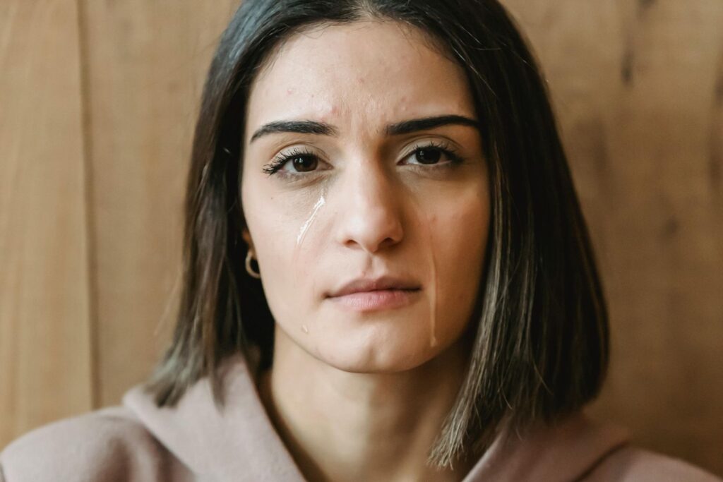 Certas frases repetidas no dia a dia podem ser sinais de sofrimento emocional: Veja como identificá-las