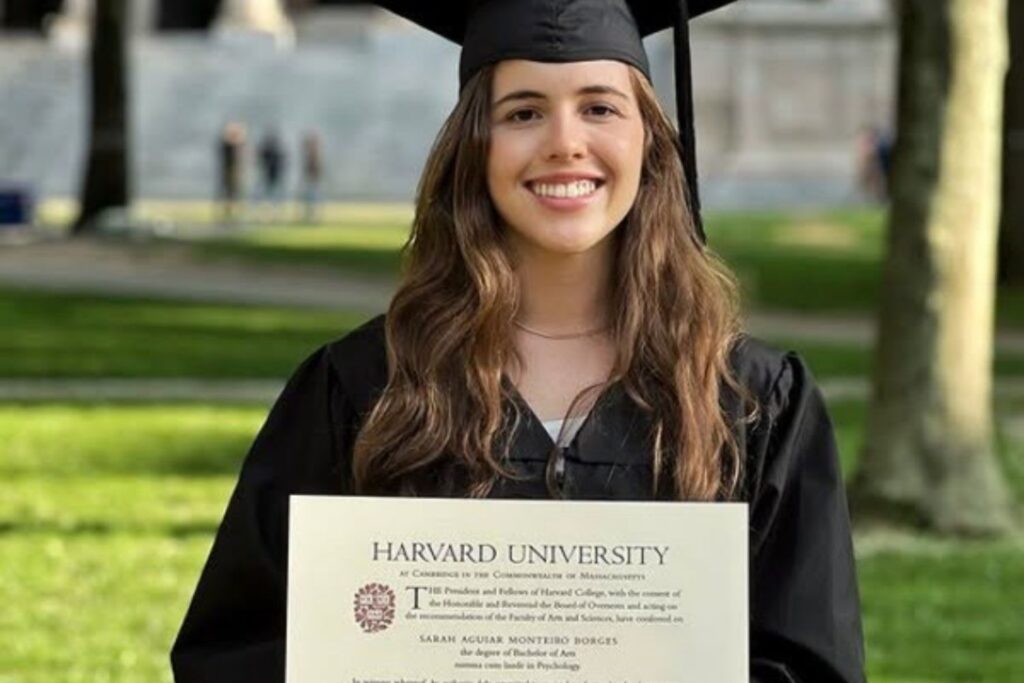Enquanto muitos ainda decidem que rumo seguir na carreira, uma brasileira de 23 anos já realiza um feito raríssimo: cursa simultaneamente Medicina na USP e doutorado em Harvard