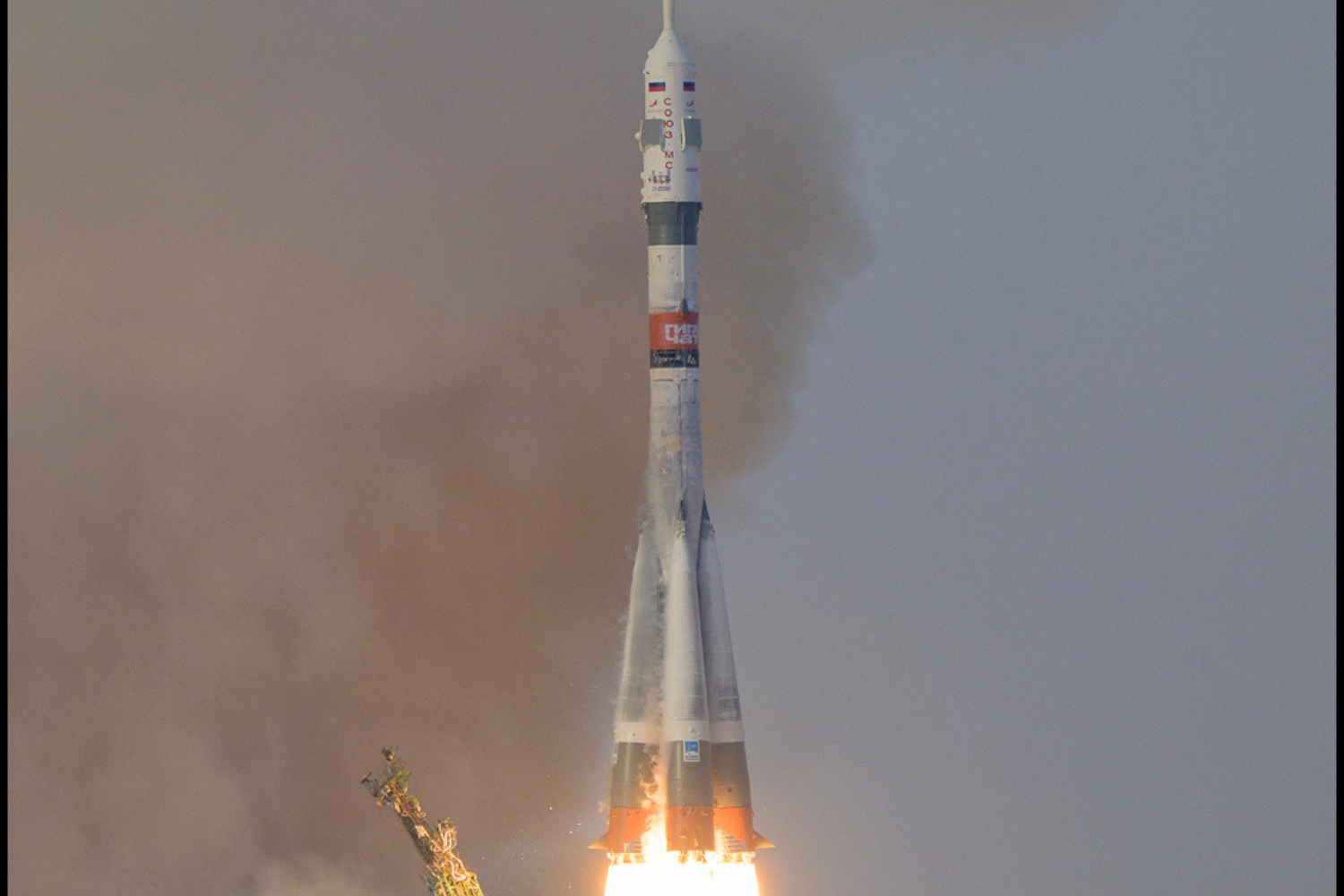 Una Nave Soyuz Transportó Al Astronauta De La Nasa Chris Williams