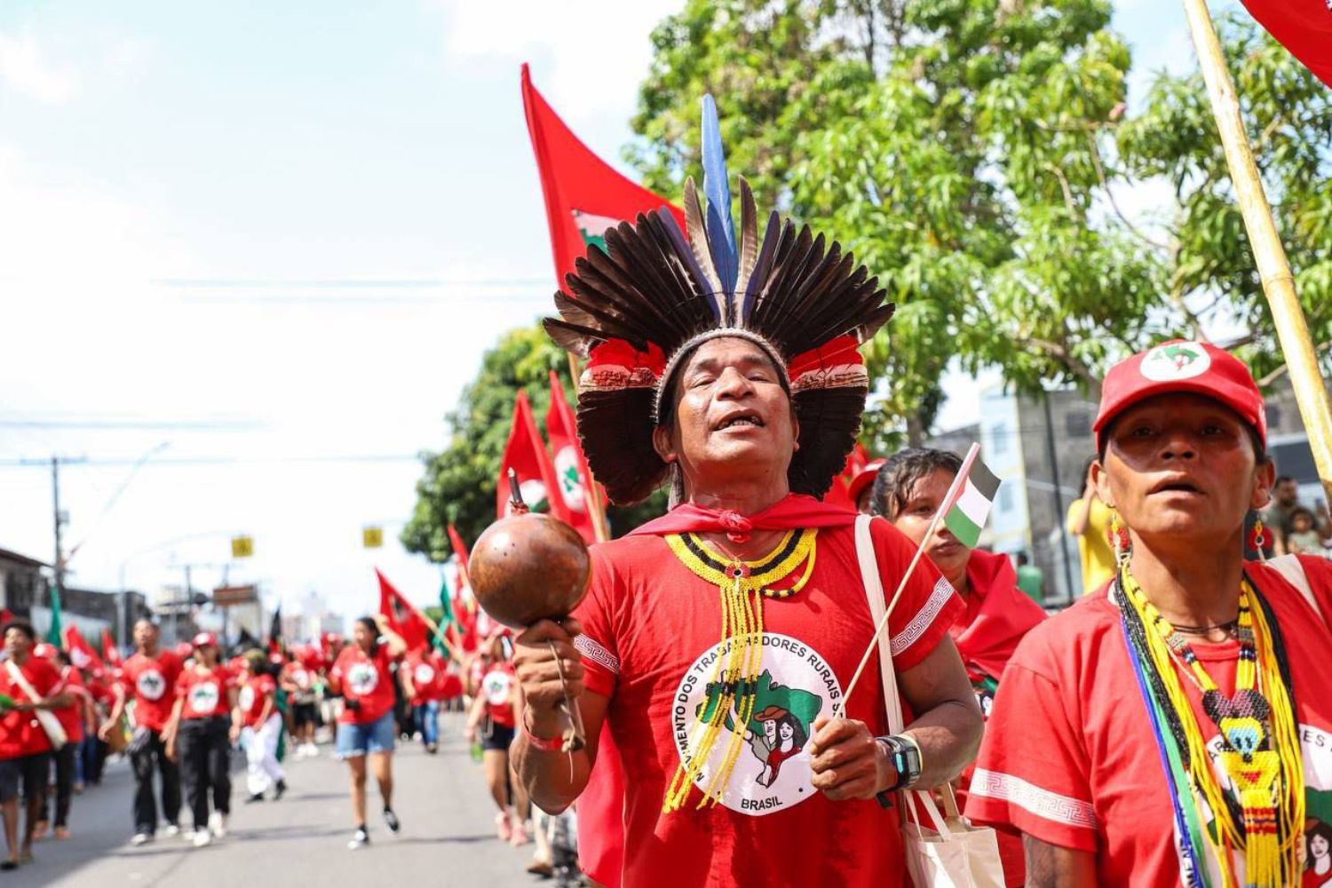 Marcha em Belém expõe pressão global contra o petróleo na COP30