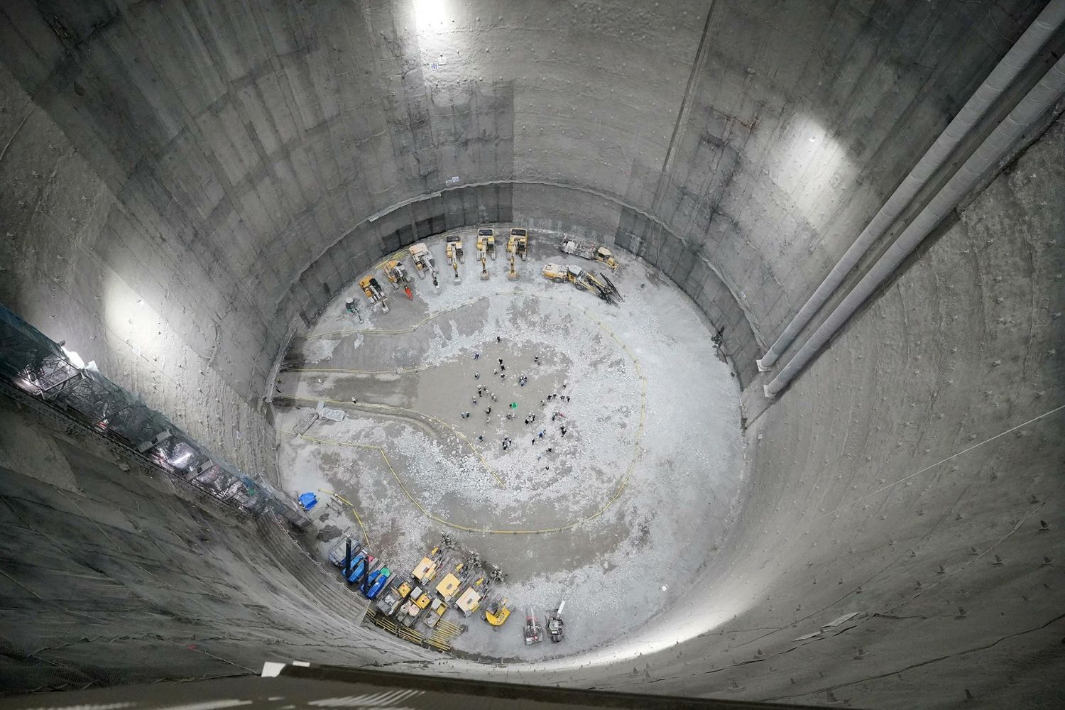 O Super-Kamiokande: O maior detector de neutrinos do mundo e um dos experimentos científicos mais impressionantes já construídos pelo ser humano