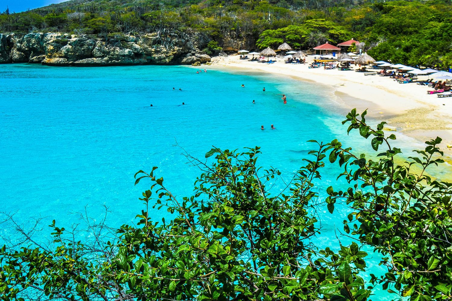 Curaçao vira opção acessível no Caribe com voos diretos do Brasil