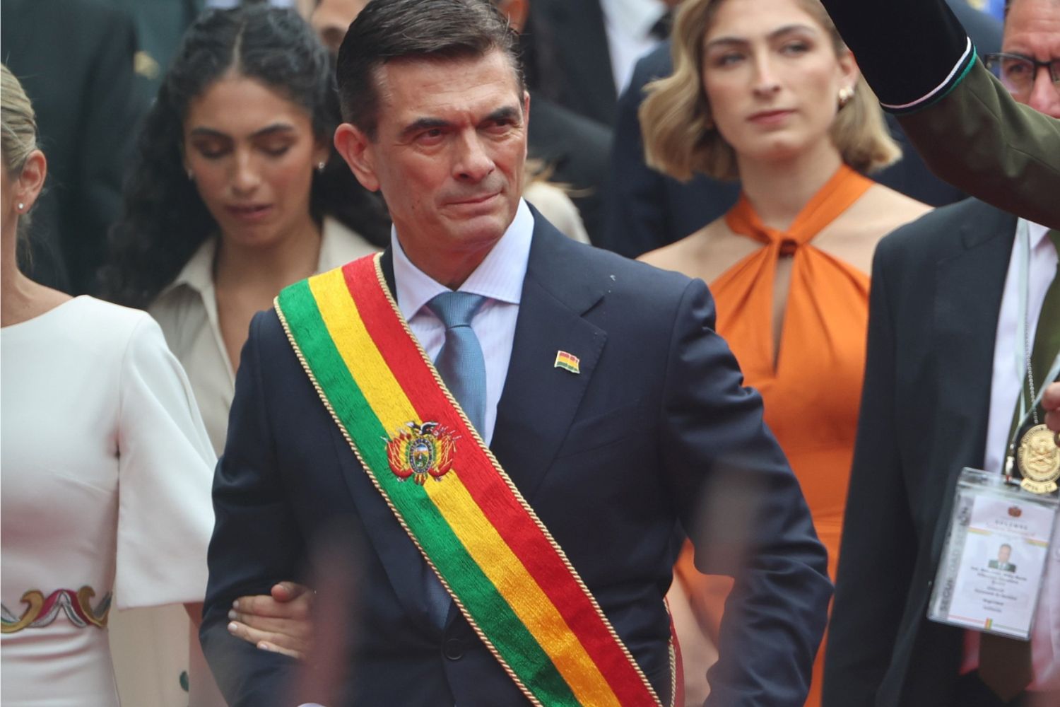 Centro-direita assume o poder na Bolívia após 20 anos de hegemonia socialista