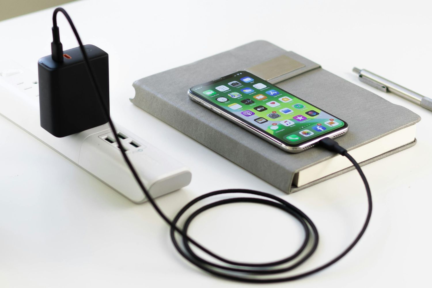 Nova técnica promete baterias que carregam mais rápido e duram mais