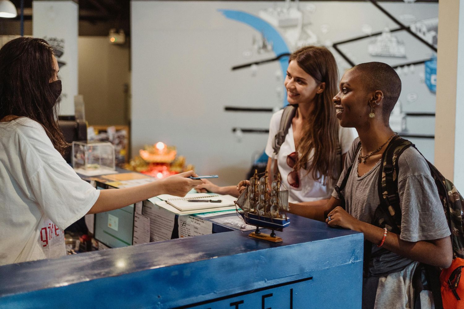Novas regras de check-in e check-out mudam a forma de se hospedar