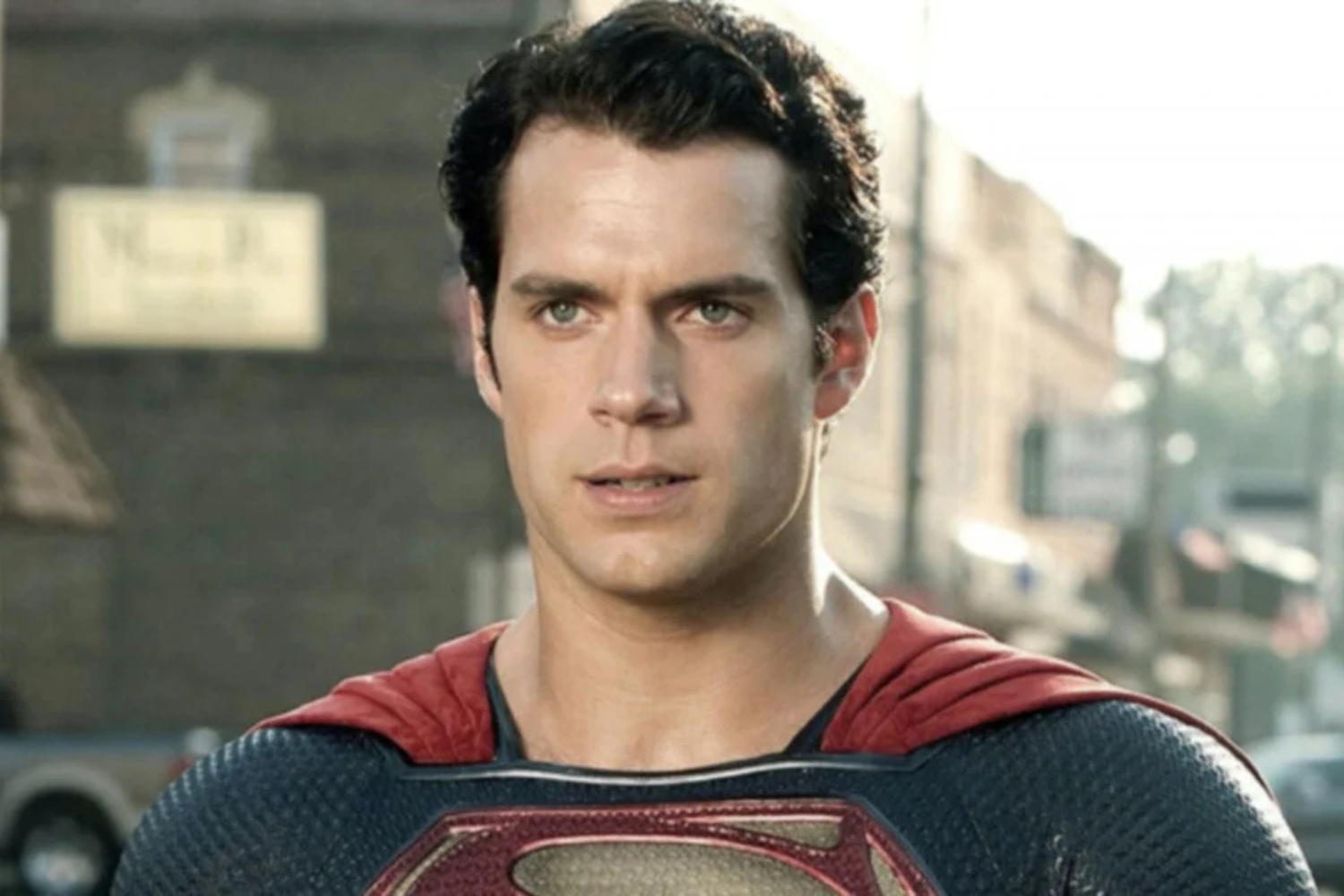 Zack Snyder Revela Henry Cavill Com O Uniforme Cl ssico Do Superman E 