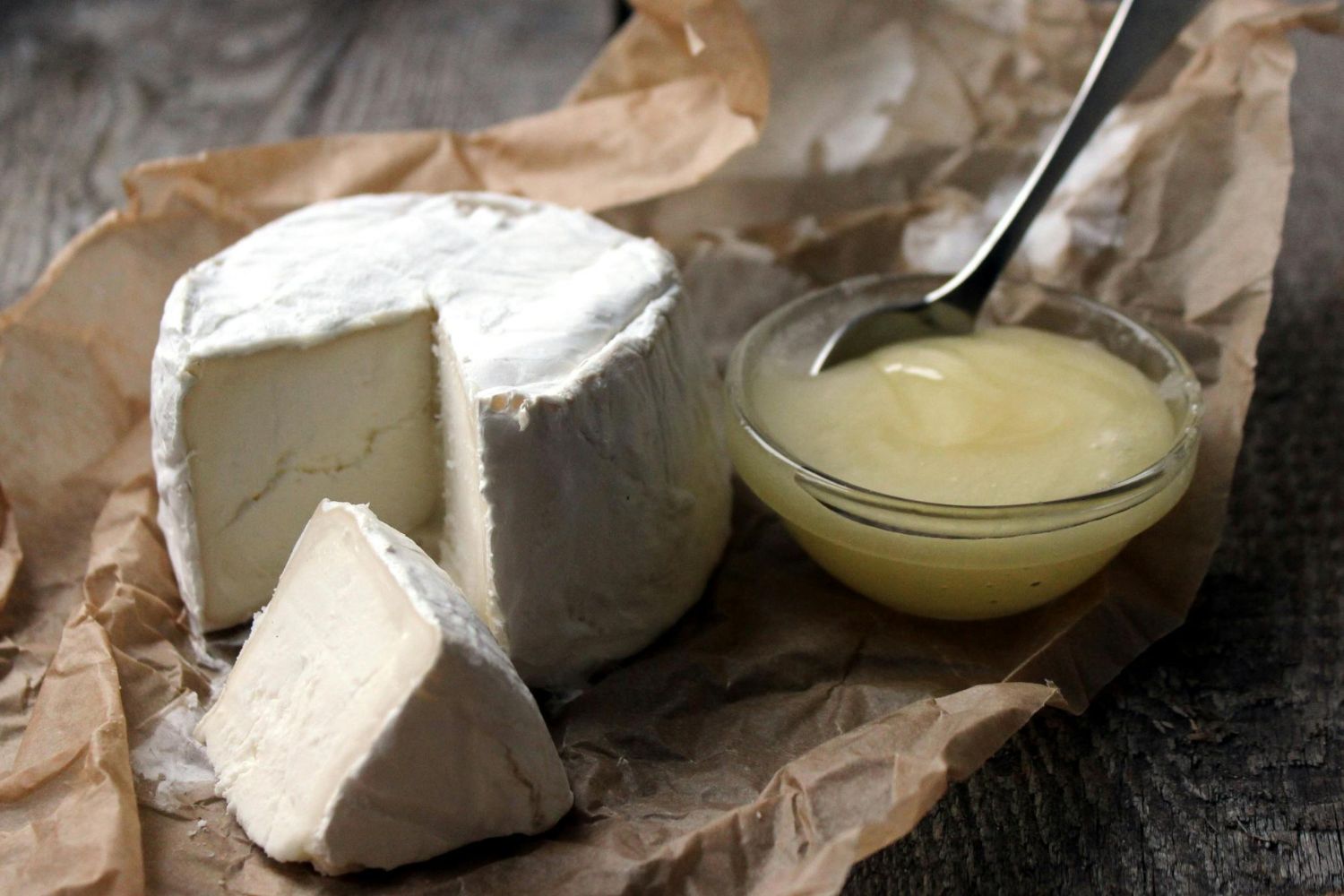 Queijo e creme de leite gordurosos podem reduzir risco de demência