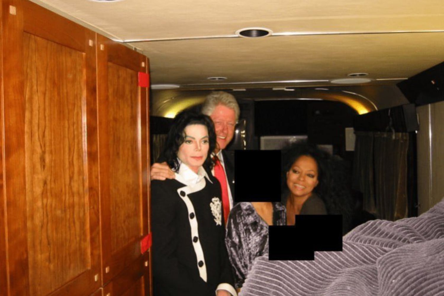 Arquivos de Epstein vêm a público e expõem elite política e cultural