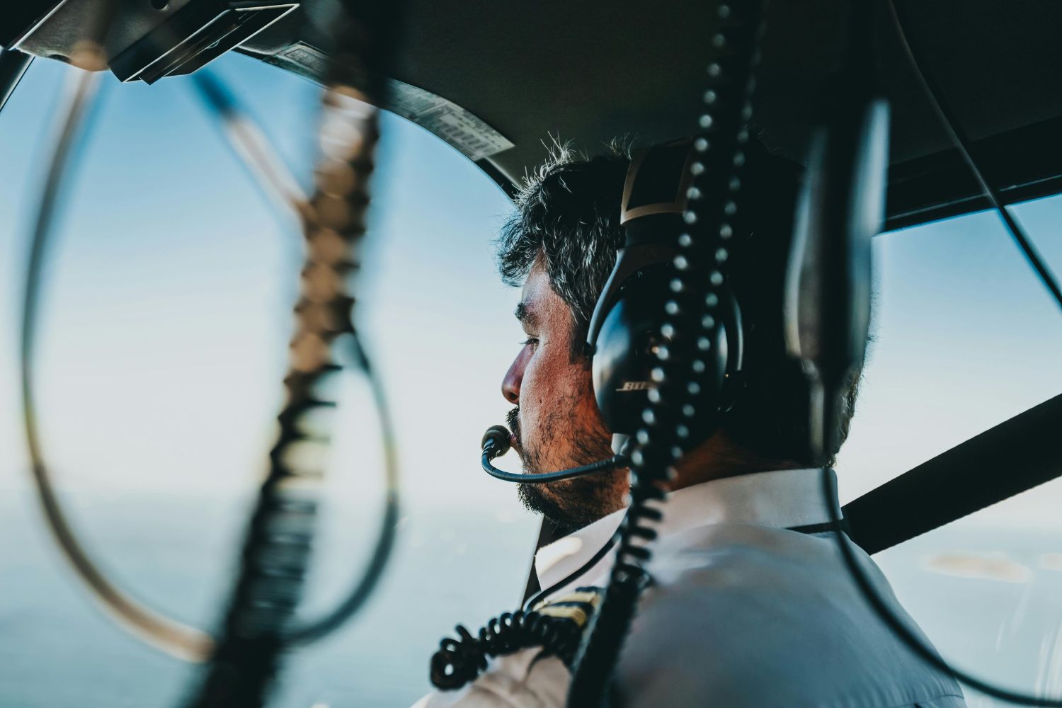 Piloto mantém avião parado em protesto por salários atrasados