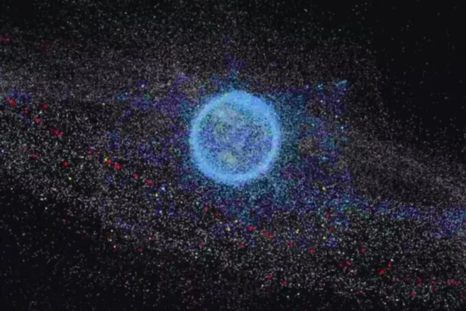 Algo totalmente invisível viaja a 28.000 km por hora ao redor da Terra. É, sem dúvida, a maior ameaça para nossos satélites e astronautas