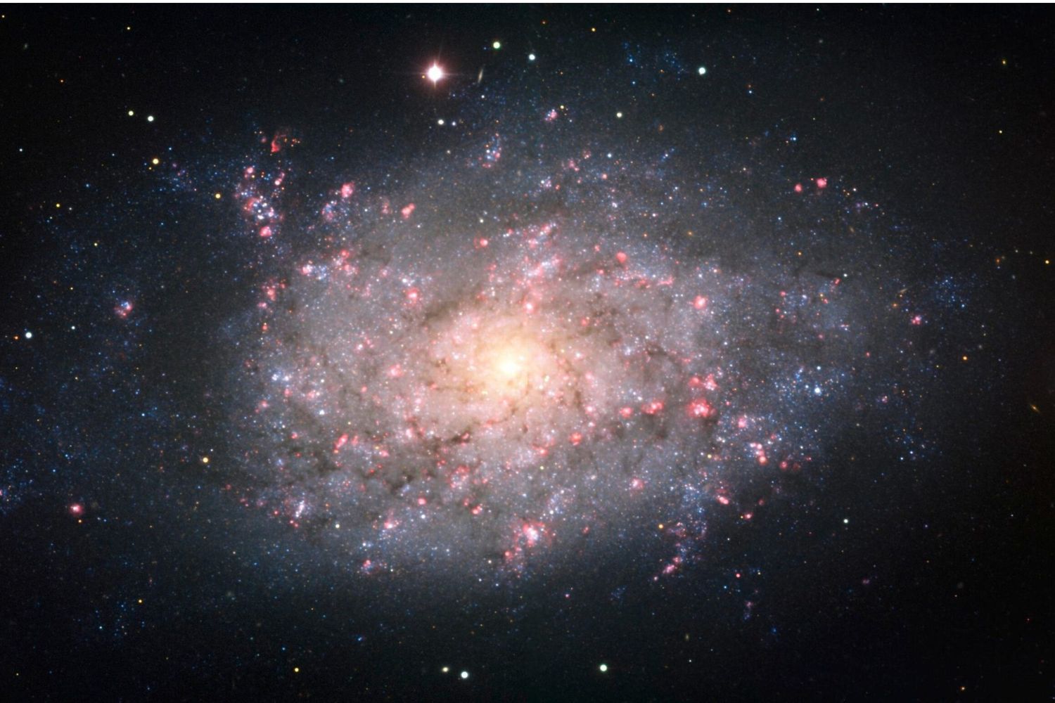 A estrela que sumiu, voltou a brilhar e bagunçou a astrofísica