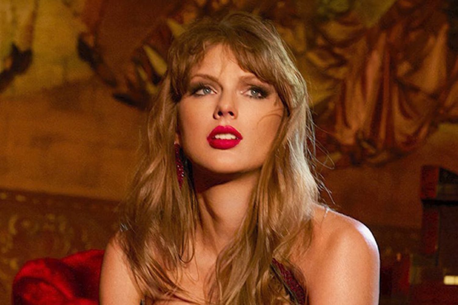 Taylor Swift distribui mais de R$ 1 bilhão em bônus e surpreende equipe