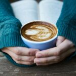 Café diário pode retardar o envelhecimento celular, aponta novo estudo