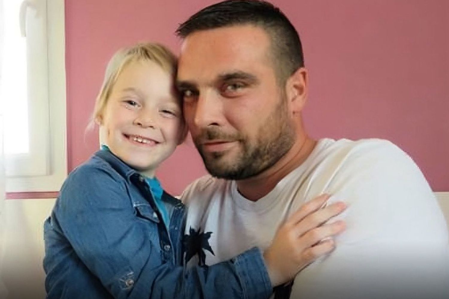 Pai recebe quase um ano de férias doadas para cuidar da filha com câncer