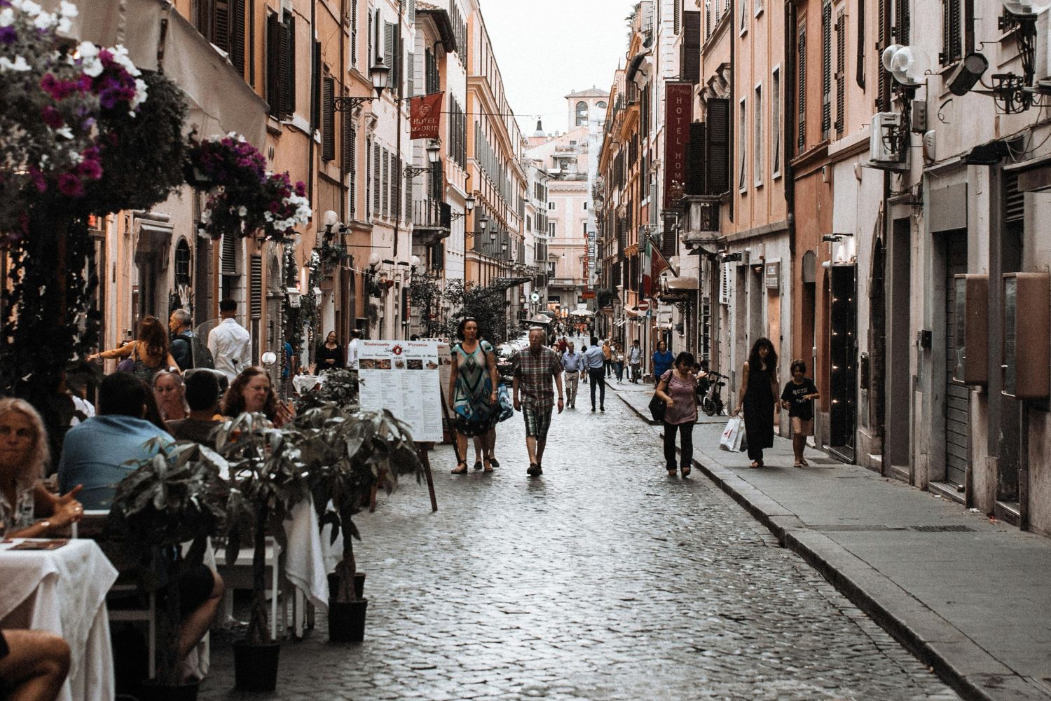 Por que estradas romanas duram séculos — e as nossas não