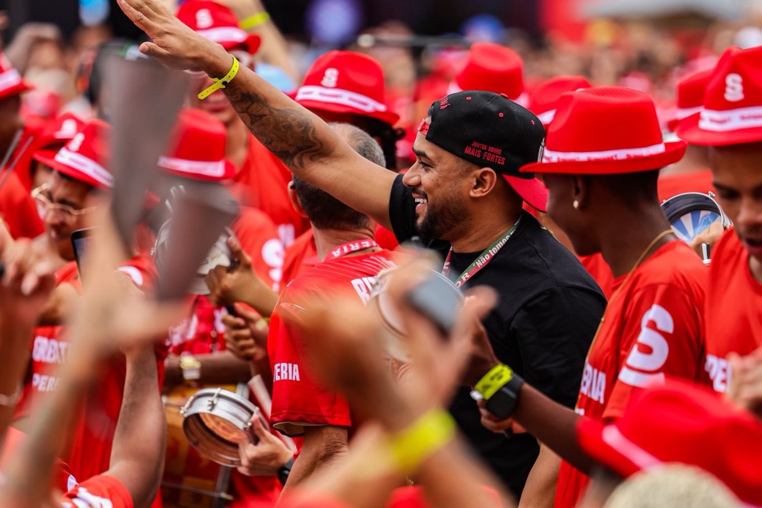 Quando o samba fez história na areia mais famosa do país