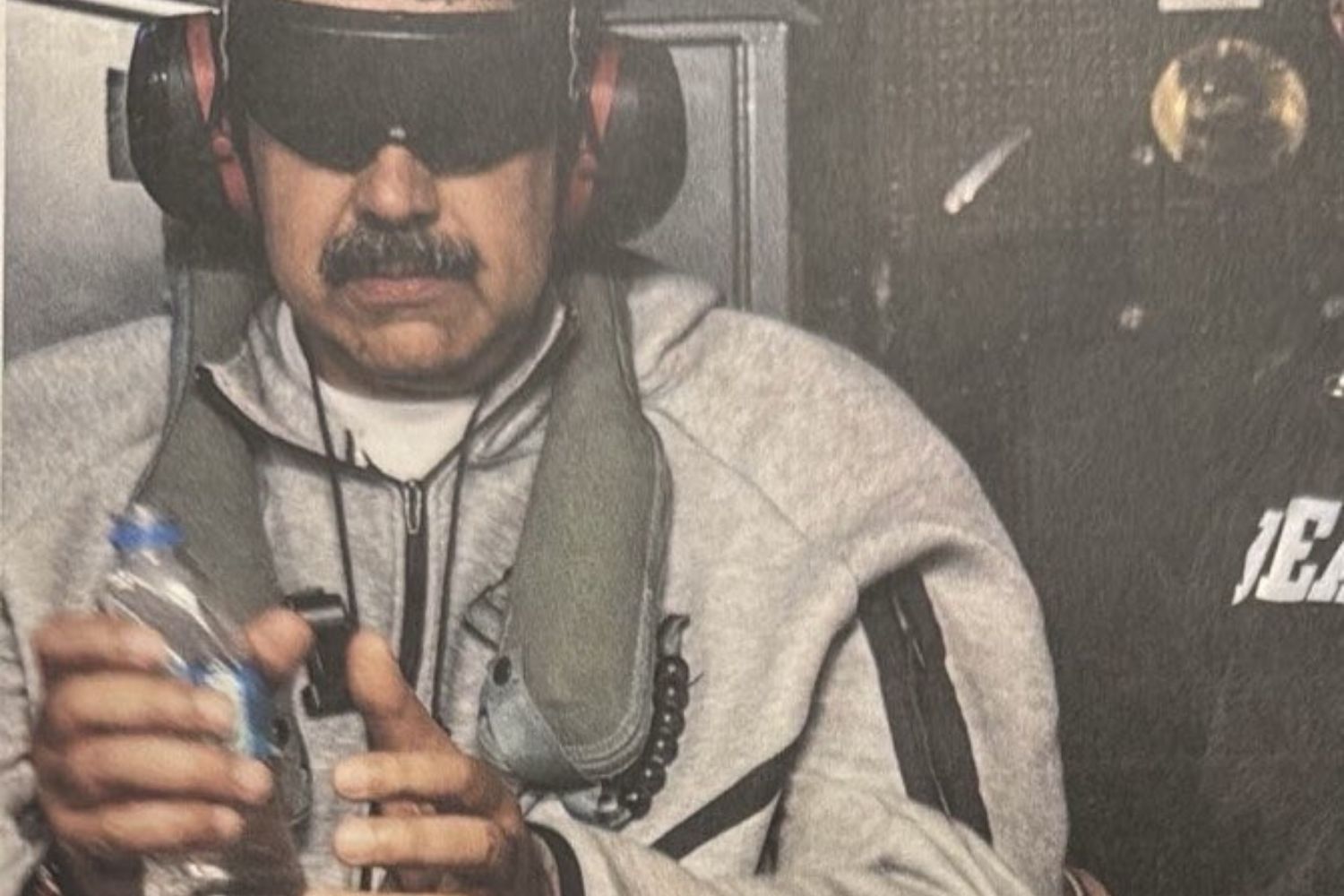 Conjunto da Nike usado por Maduro viraliza e causa corrida inesperada por peças