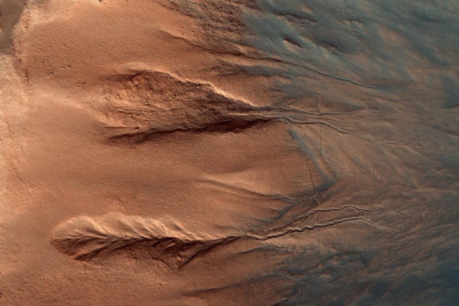 Marte já foi azul? A pista geológica que muda tudo o que sabemos sobre o planeta