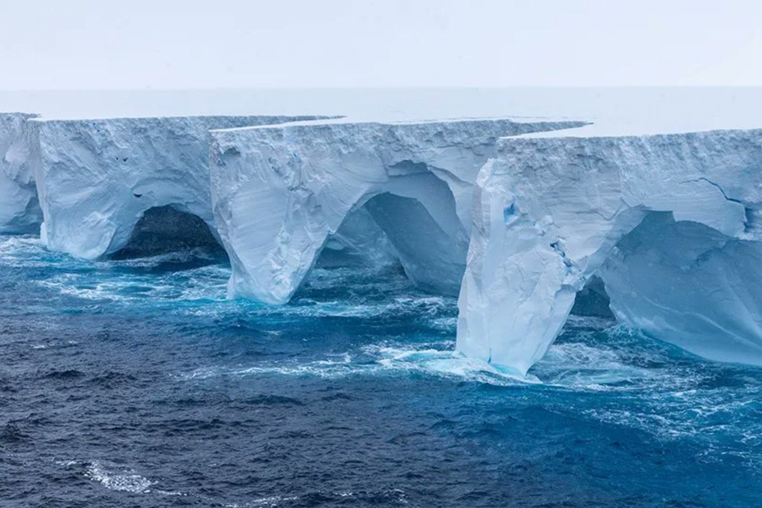 Um gigante da Antártida entra em colapso