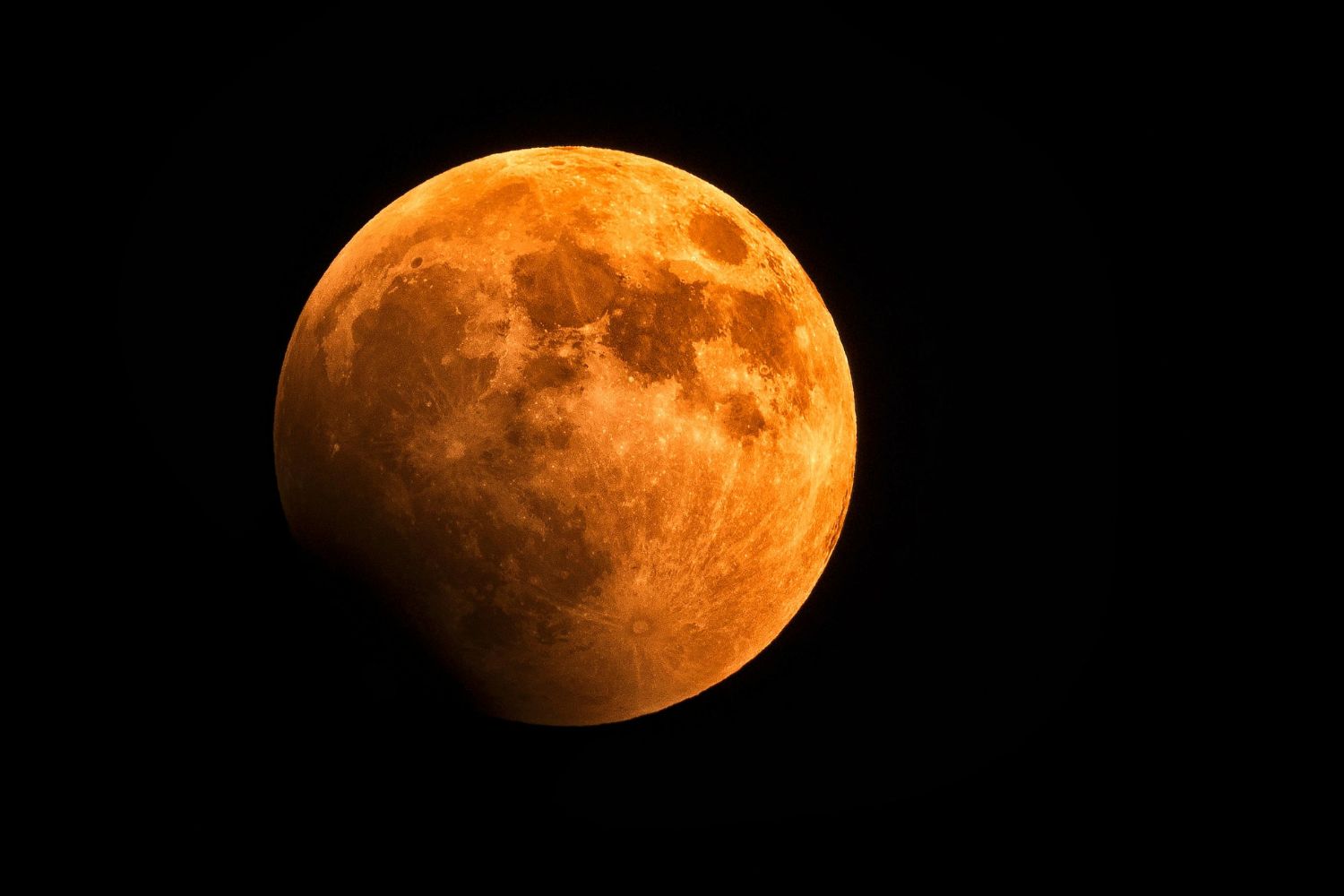 O segredo que a Lua guarda há bilhões de anos — e que vem da Terra