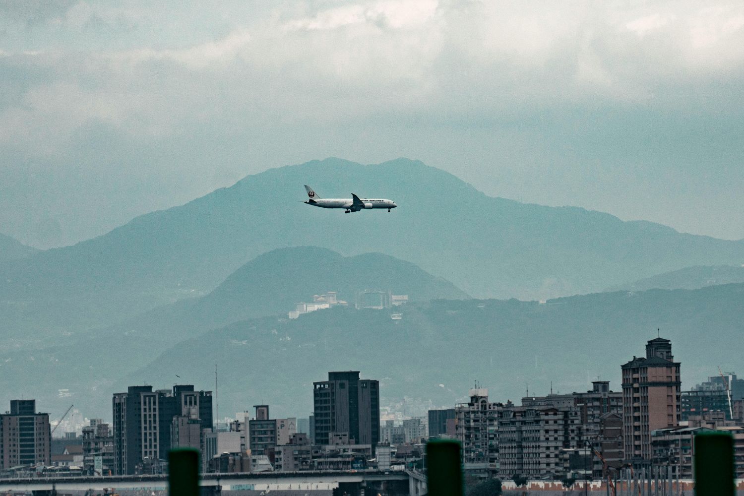 Rota da América Latina lidera ranking global dos trechos de avião mais turbulentos do planeta