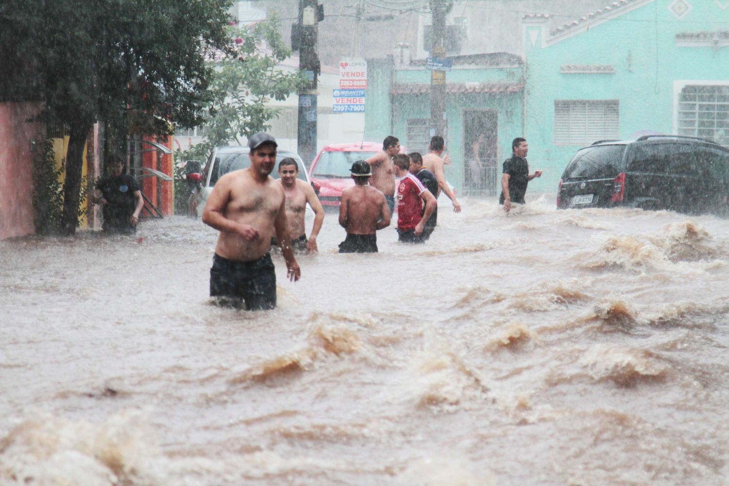 A chuva chegou forte e São Paulo entrou em alerta em poucas horas