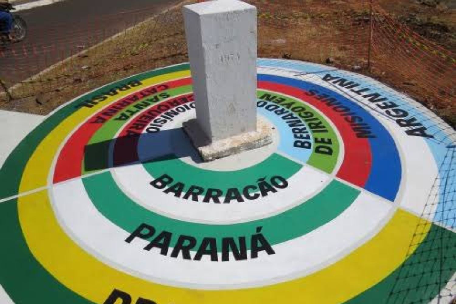 A fronteira onde Brasil e Argentina se misturam todos os dias