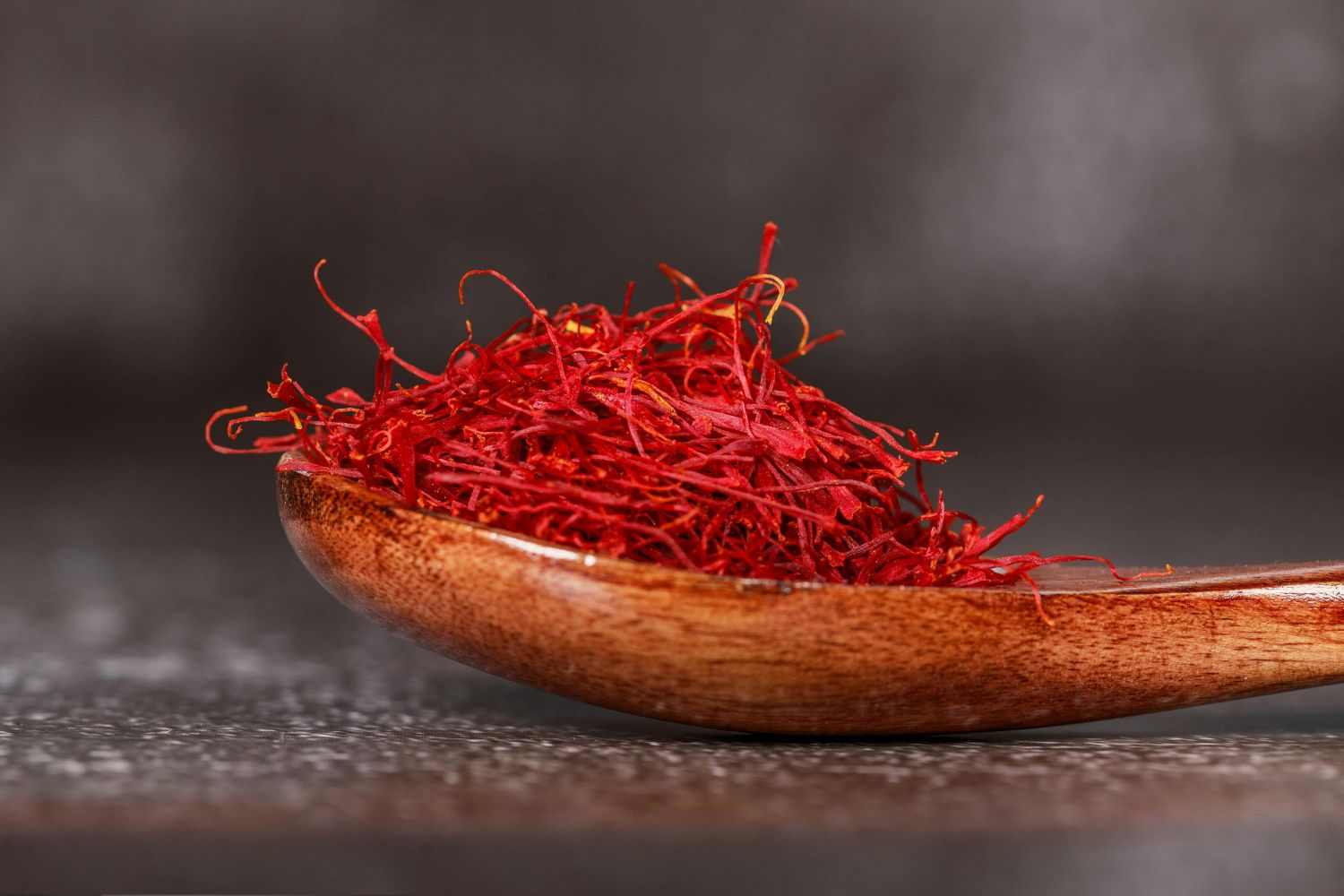 O “ouro vermelho” está sumindo: a especiaria mais valiosa do mundo enfrenta um futuro incerto