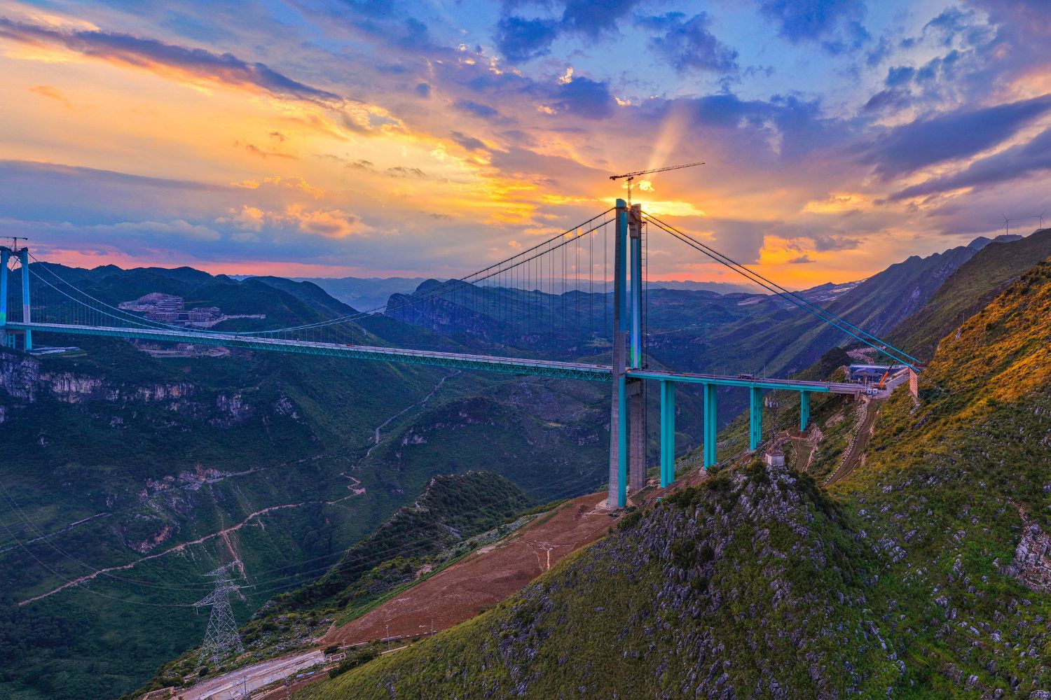 A ponte que partiu uma montanha e mudou o tempo no mapa da China