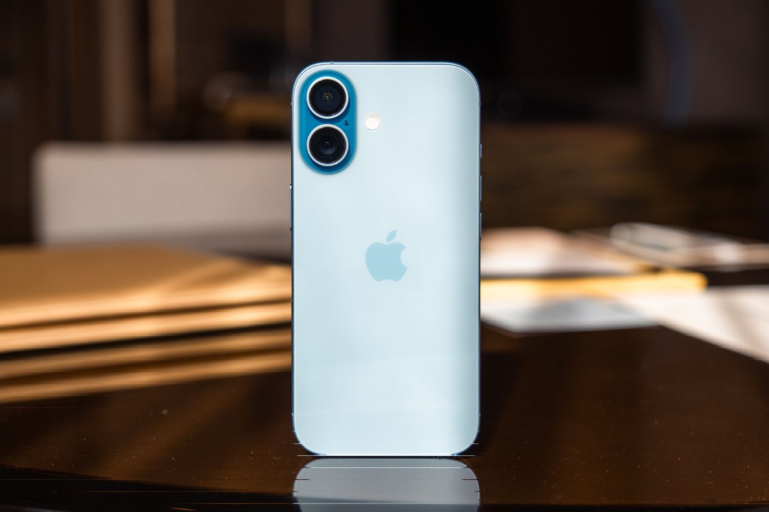 Parece brincadeira, mas este gadget faz o iPhone virar um robô