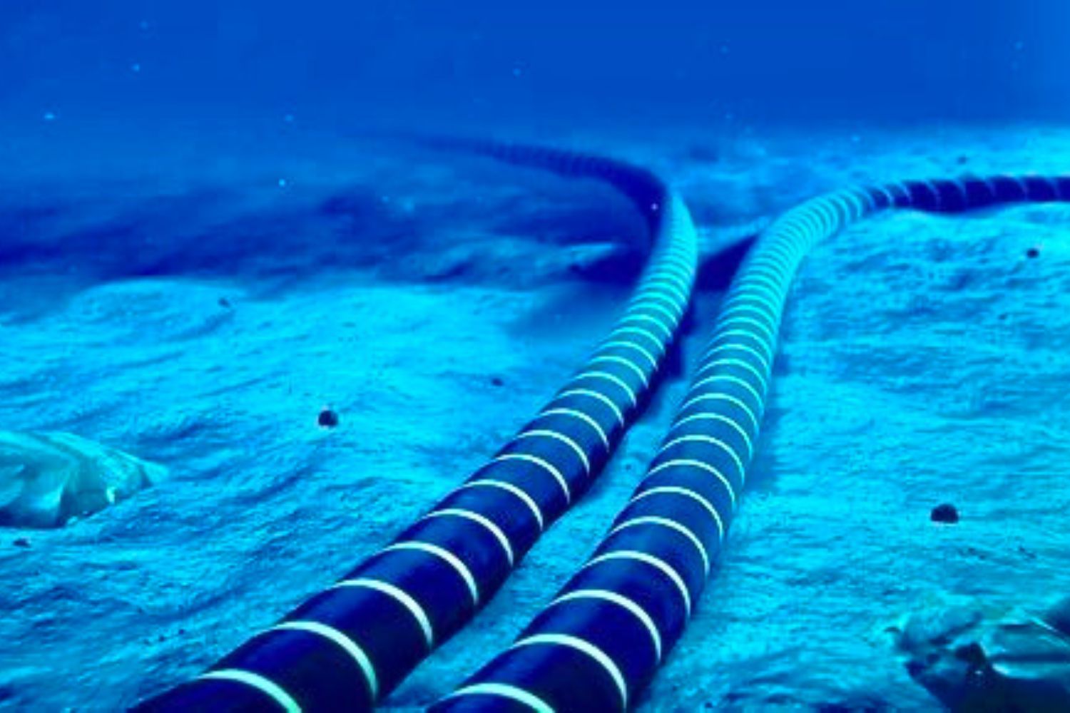 O cabo que ajudou a criar a internet está deixando o oceano