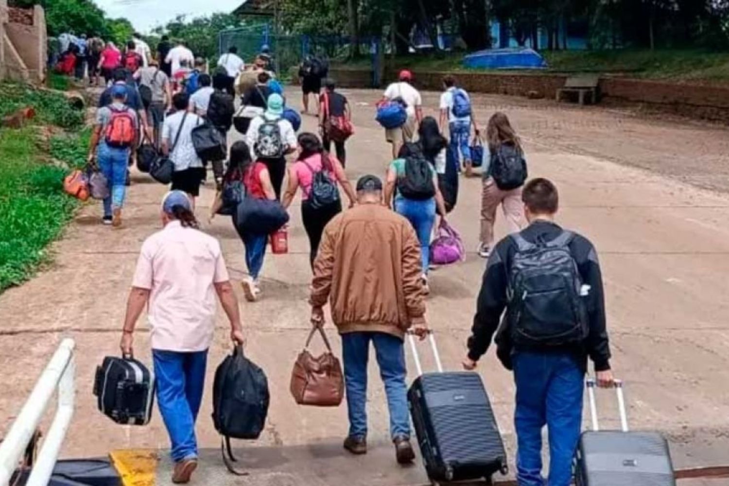 A travessia que virou rotina: por que jovens do nordeste argentino estão deixando tudo para trabalhar no Brasil