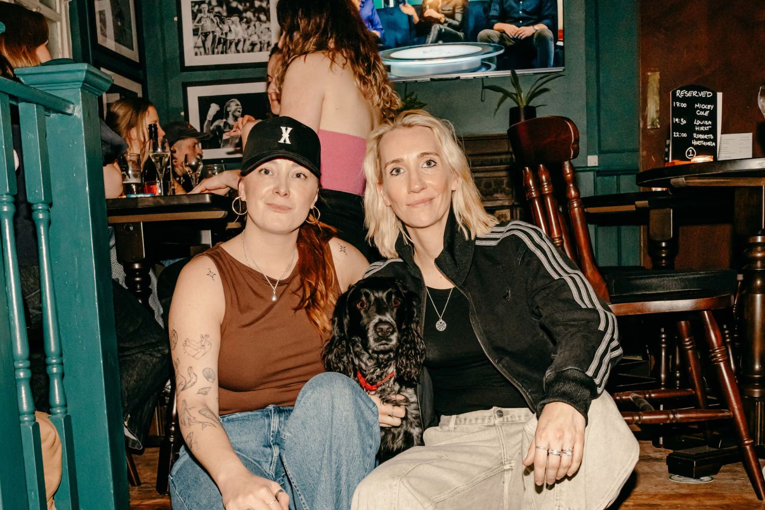 Novo bar no Reino Unido prioriza esportes femininos e lota em minutos