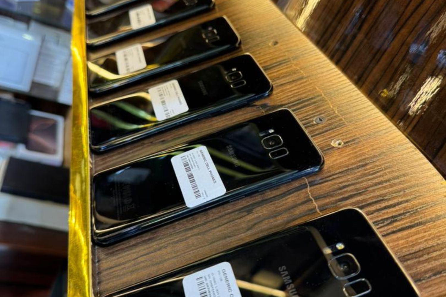 Record em 2025: o boom que fez a América Latina correr atrás de novos celulares